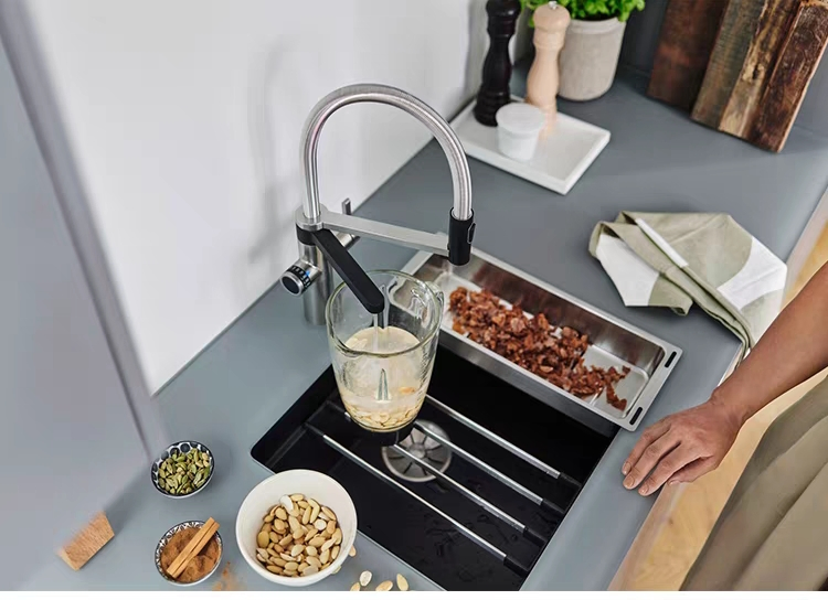 Stainless Steel Colander for Kitchen Sink Over The Sink Strainer Basket