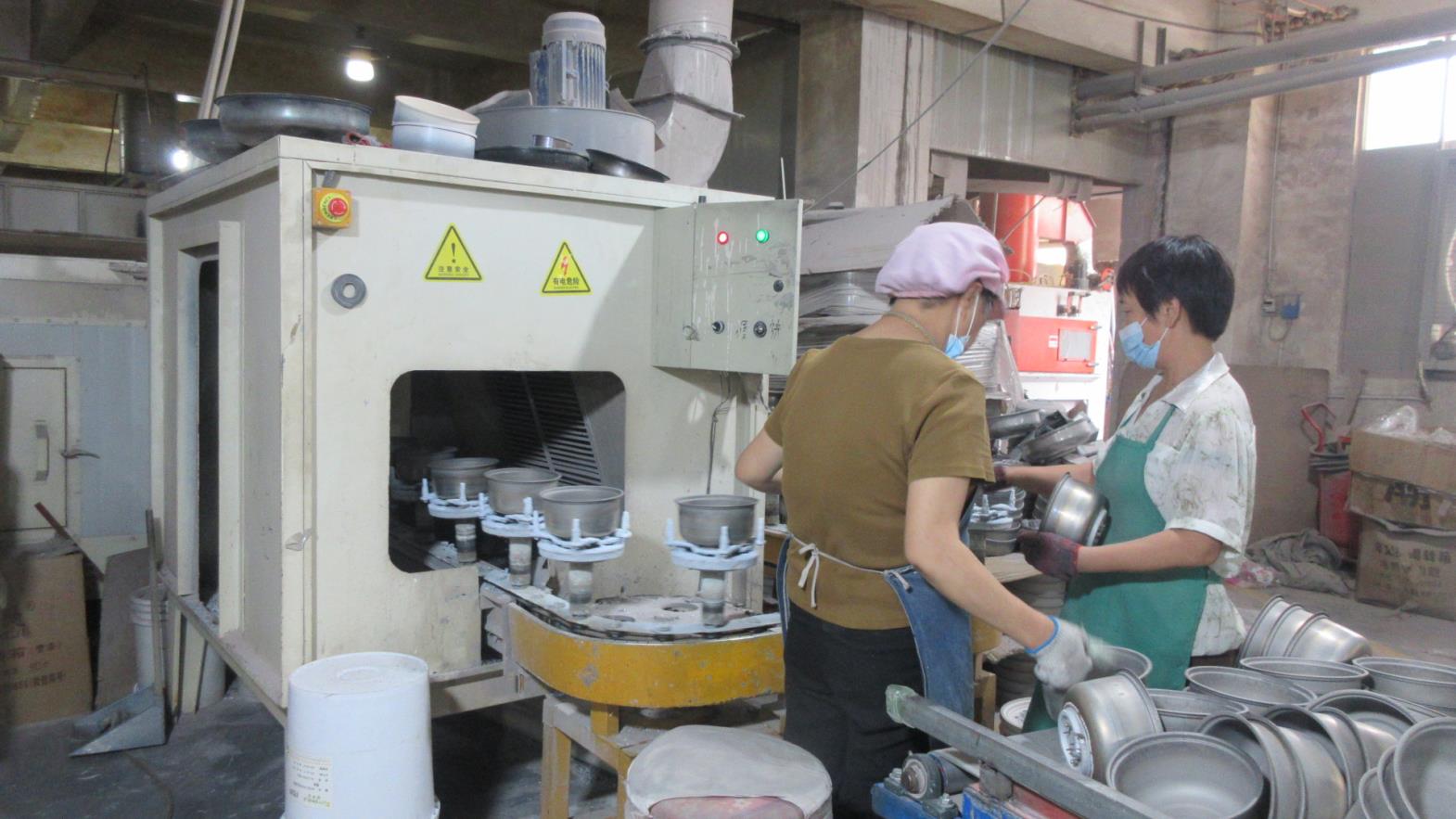 Painting and coating process for stainless steel kitchenware products at Kaus Kitchen