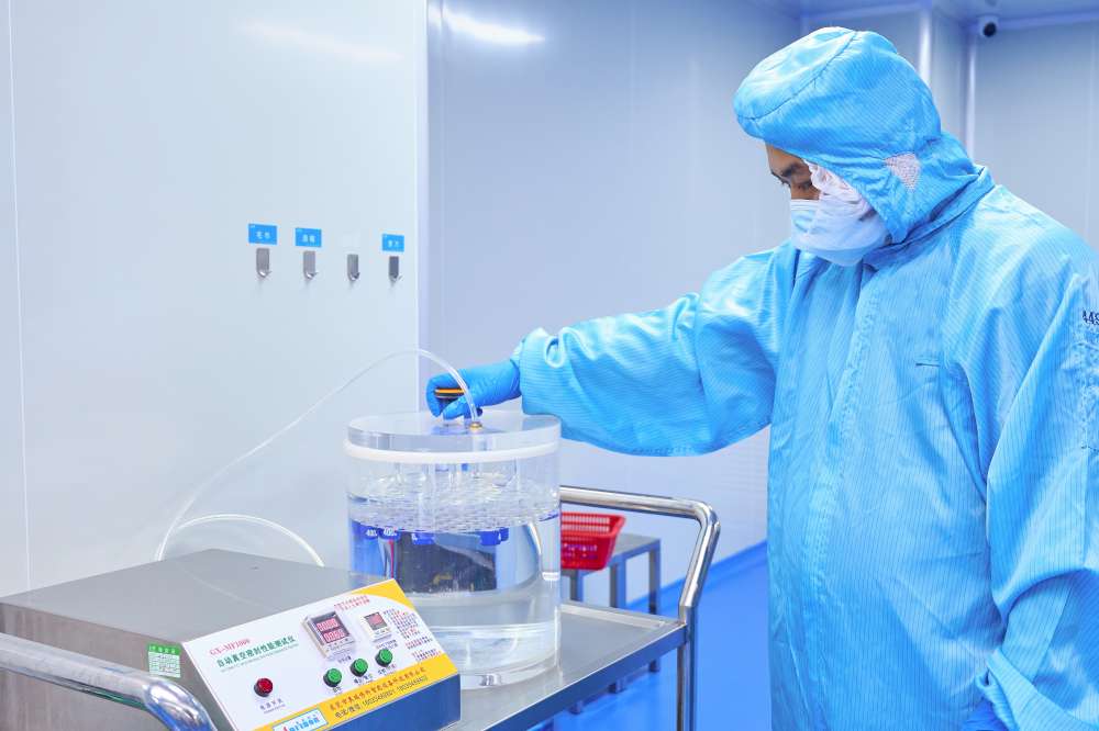 Airtightness test ensuring packaging integrity of herbal extract products