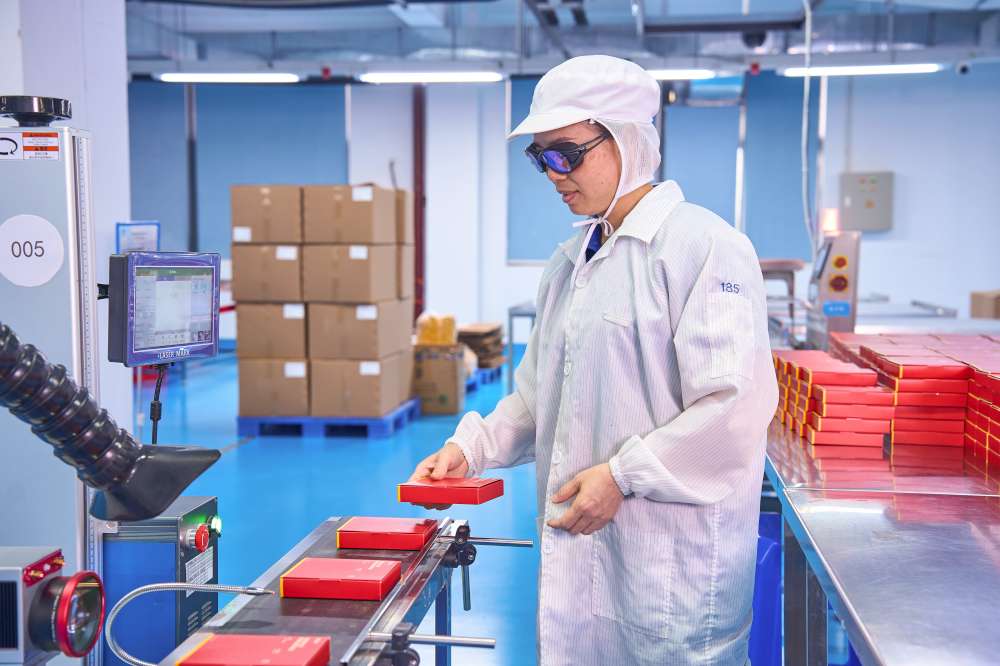Plastic sealing process for botanical extract product packaging