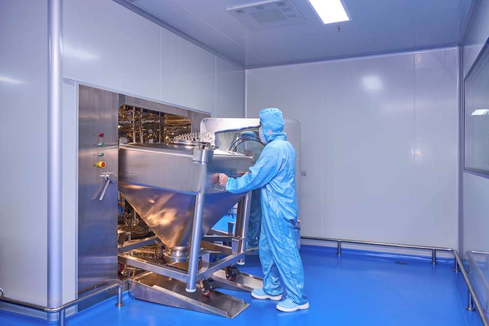 Industrial cleaning and drying equipment for herbal extract processing