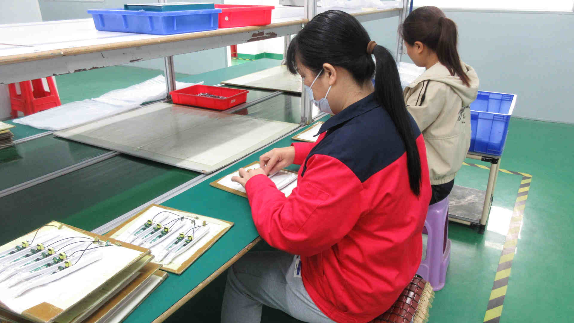 Beauty device component assembly stage at Kelli Beauty production line
