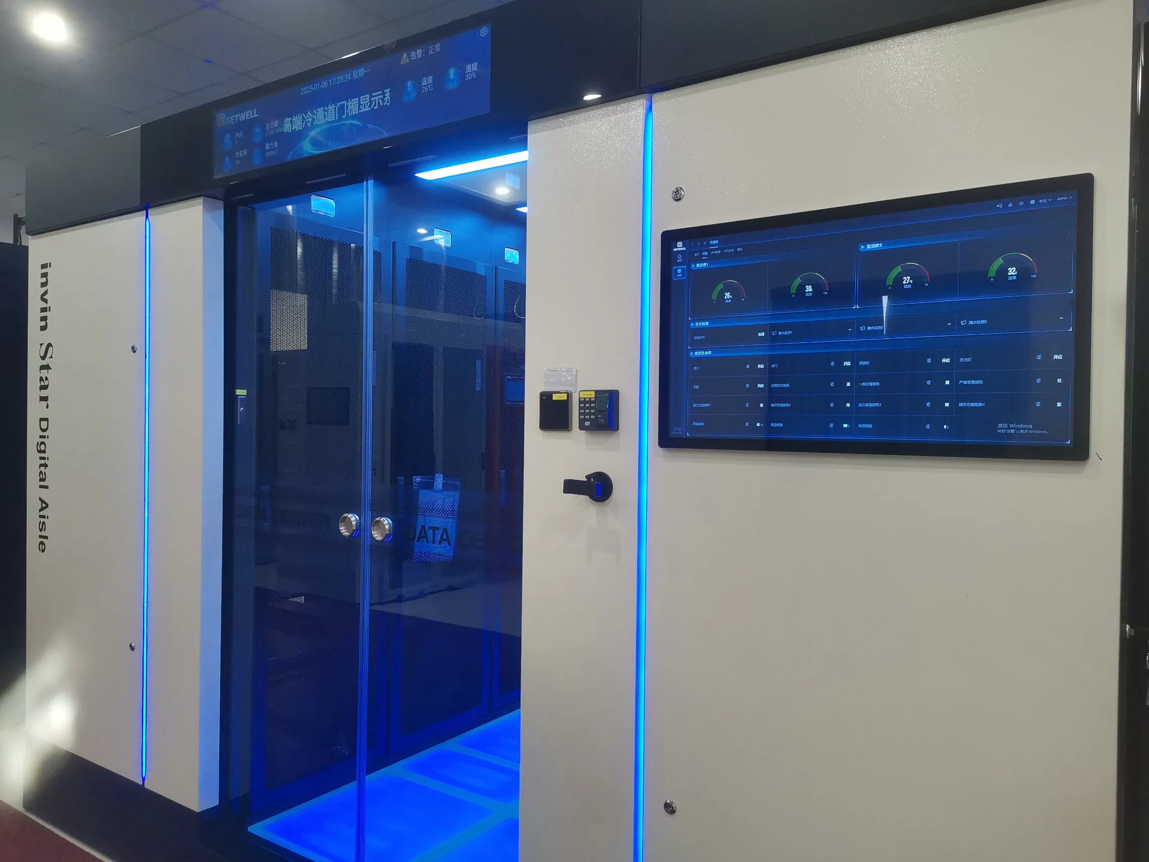 Advanced Cold Aisle Containment System for Efficient Data Center Airflow