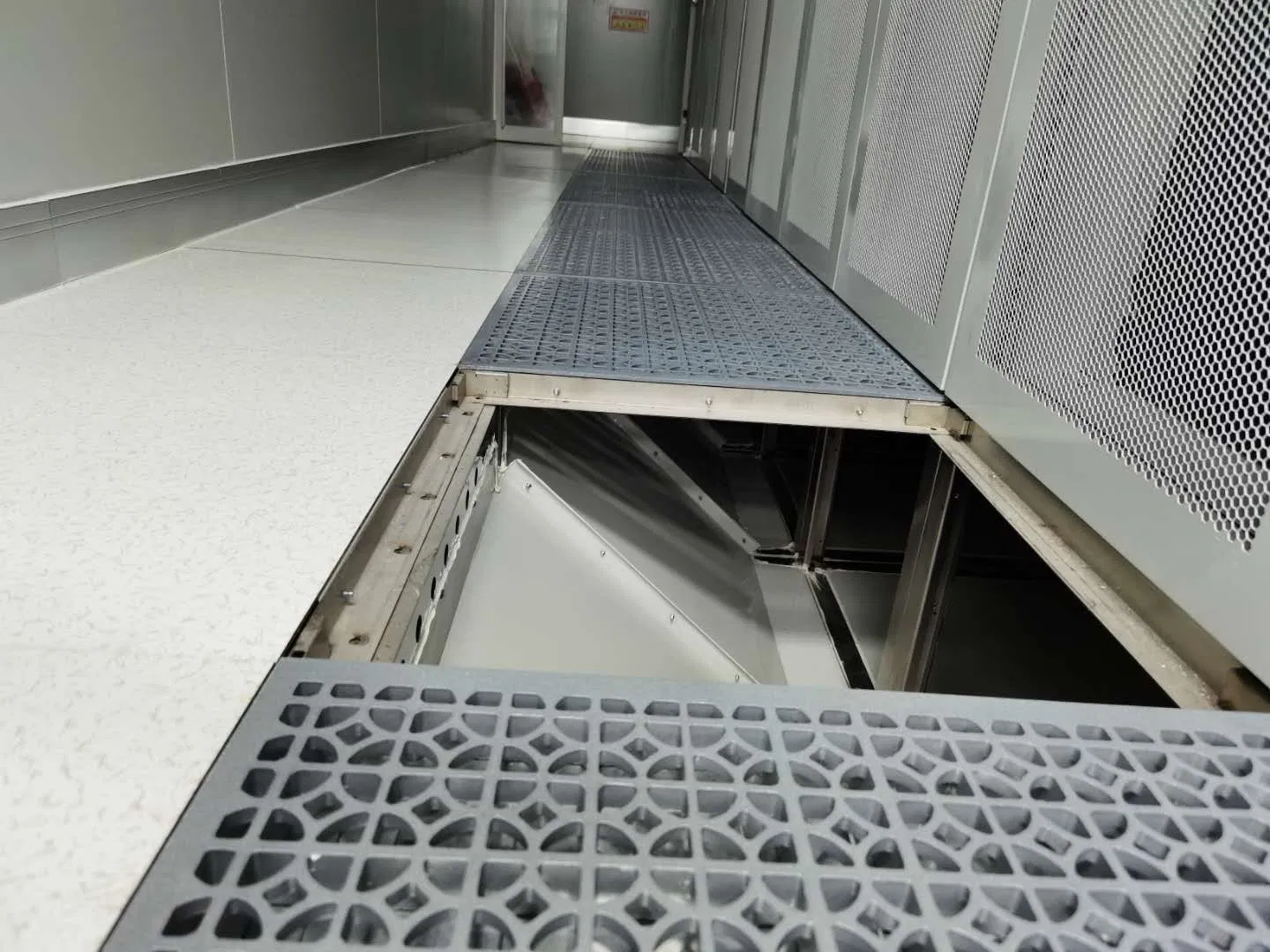 Premium Anti-Static Aluminum Raised Access Floor System for Data Centers