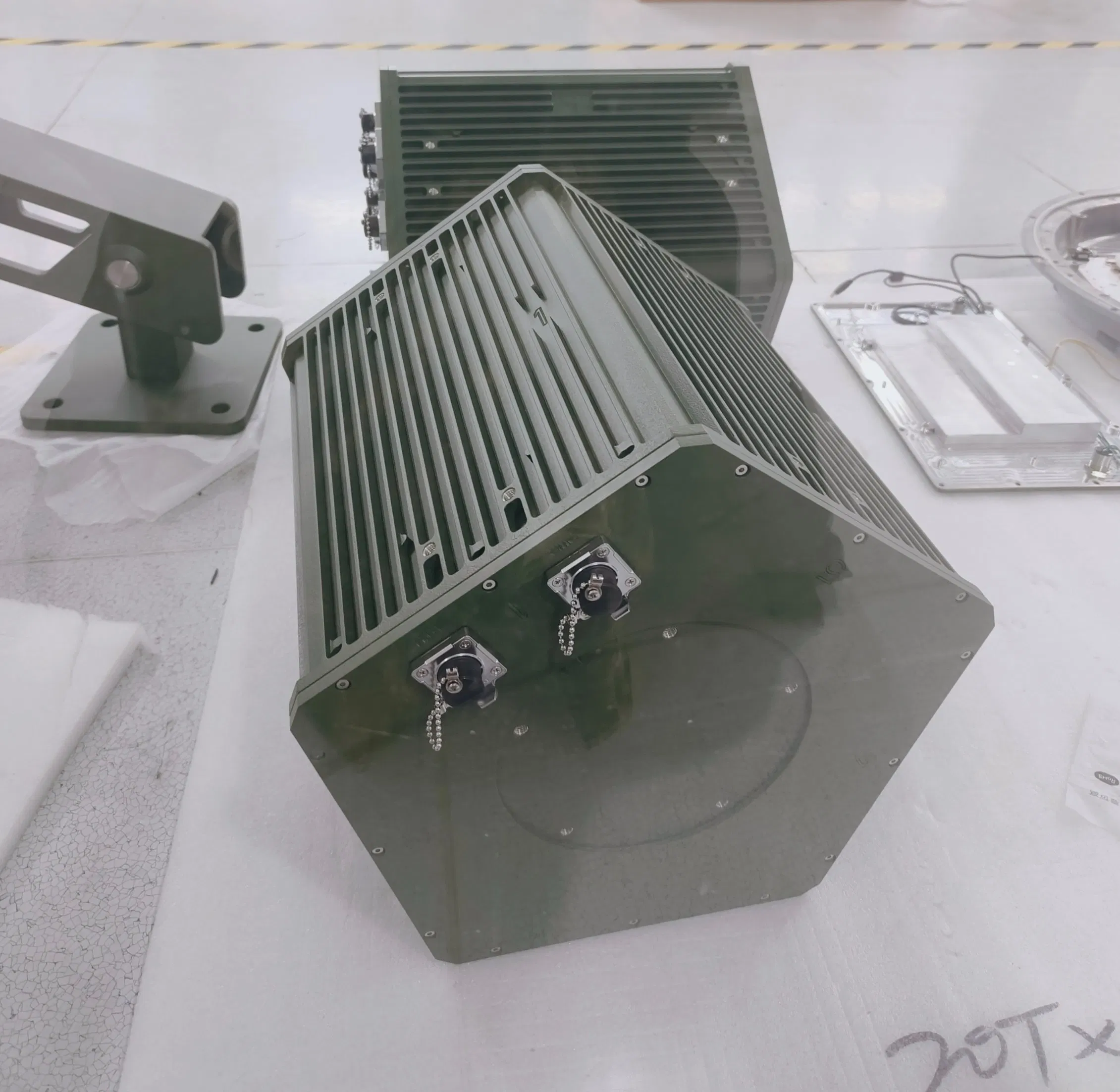 Fixed Drone Defender Radio Detector+Signal Jammer+Navigation Spoofer All-in-One Uav Interception Device Drone Countermeasure Integrated System M50 PRO