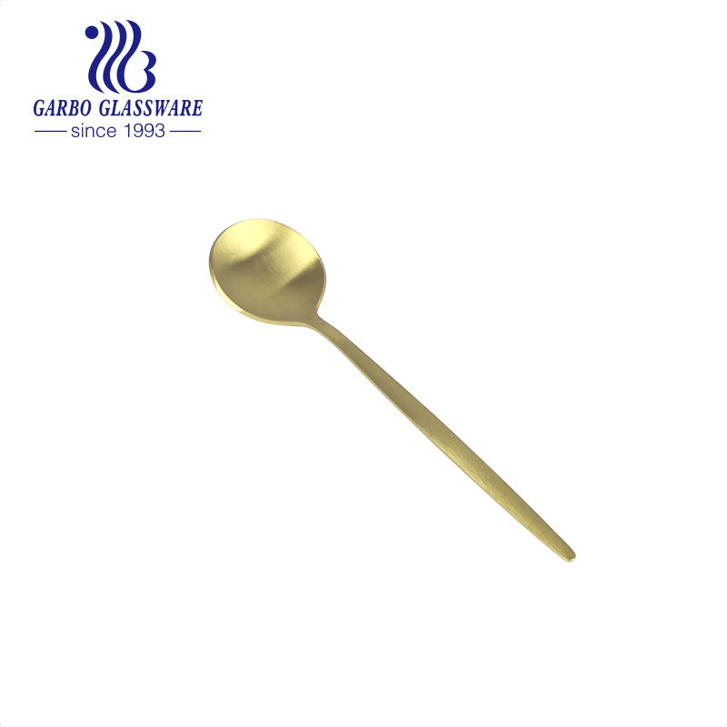 Hot Selling Gold Stainless Steel Cutlery Set Classic Design Hotel Restaurant Cutlery Set Portuguese Style Dinnerware 4PCS Set