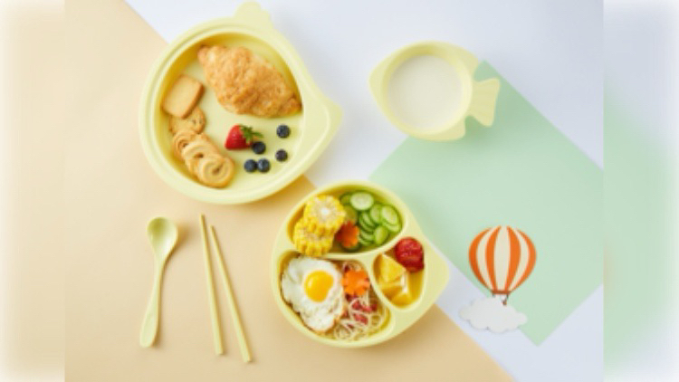 Reusable Children's Tableware Set Featuring Cute Chick Design