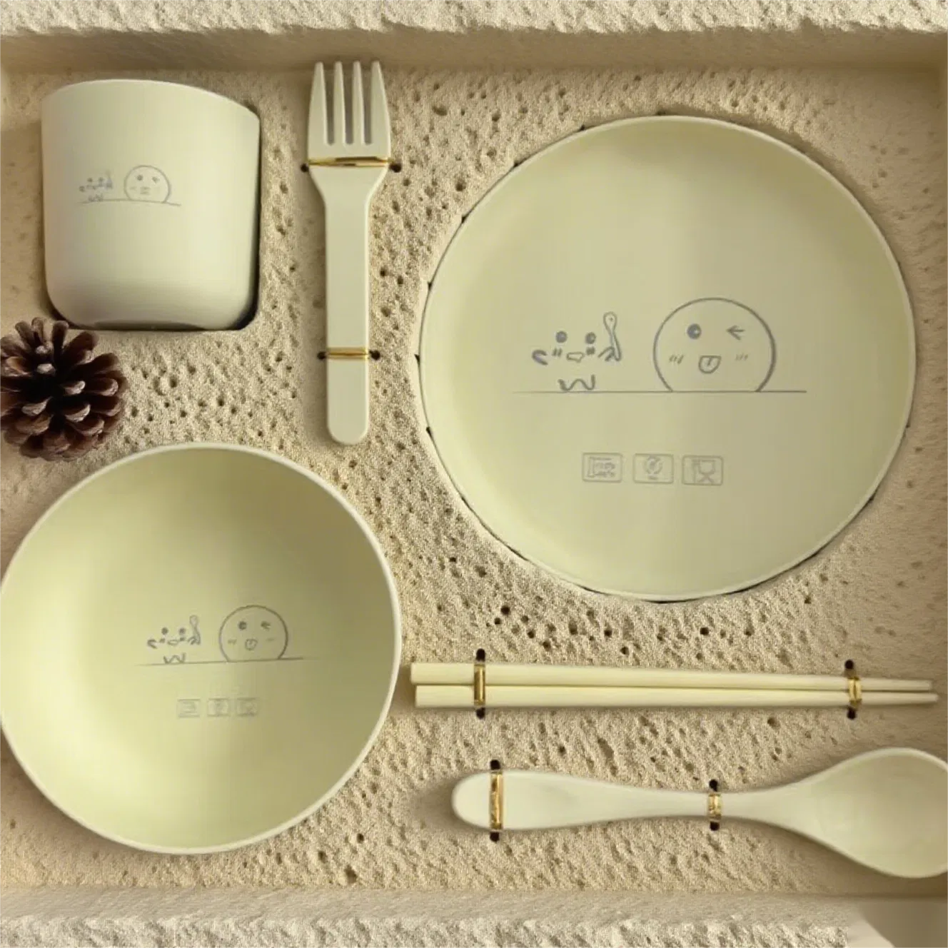 Lightweight Yellow Polylactic Acid Children's Tableware Heat Resistant Design