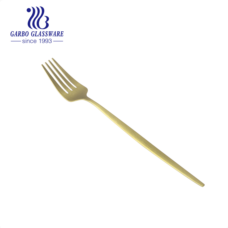 Hot Selling Gold Stainless Steel Cutlery Set Classic Design Hotel Restaurant Cutlery Set Portuguese Style Dinnerware 4PCS Set