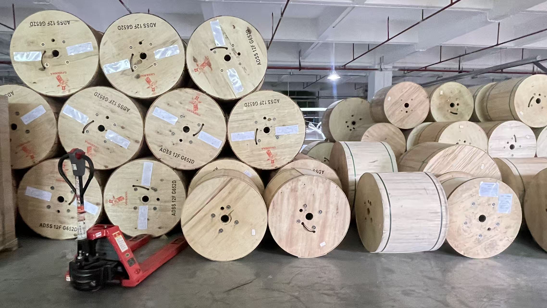 High-Quality Single Mode G652D G657A1 GYTS 12 Core Pipeline Outdoor Fiber Optic Cable Pricelist, Products