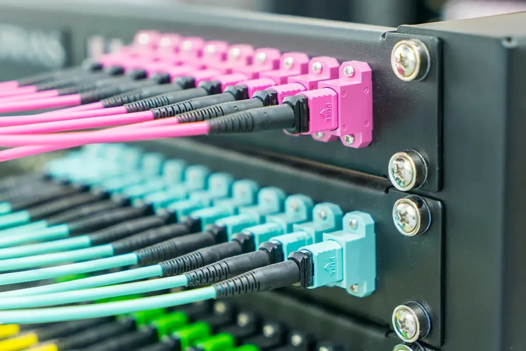 MPO connector in data center patch panel
