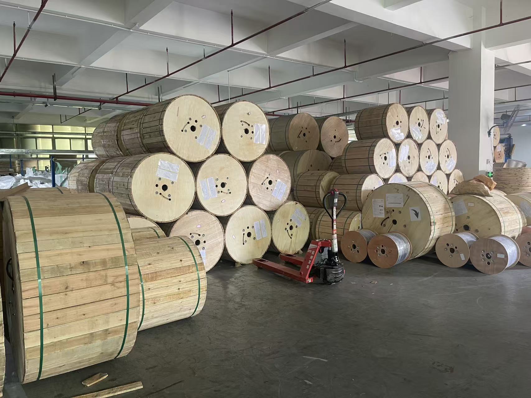 Cheap SM Single Mode G652D GYTA 24fibers Direct Burial Outdoor Fibre Optical Cable Manufacturer, Supplier