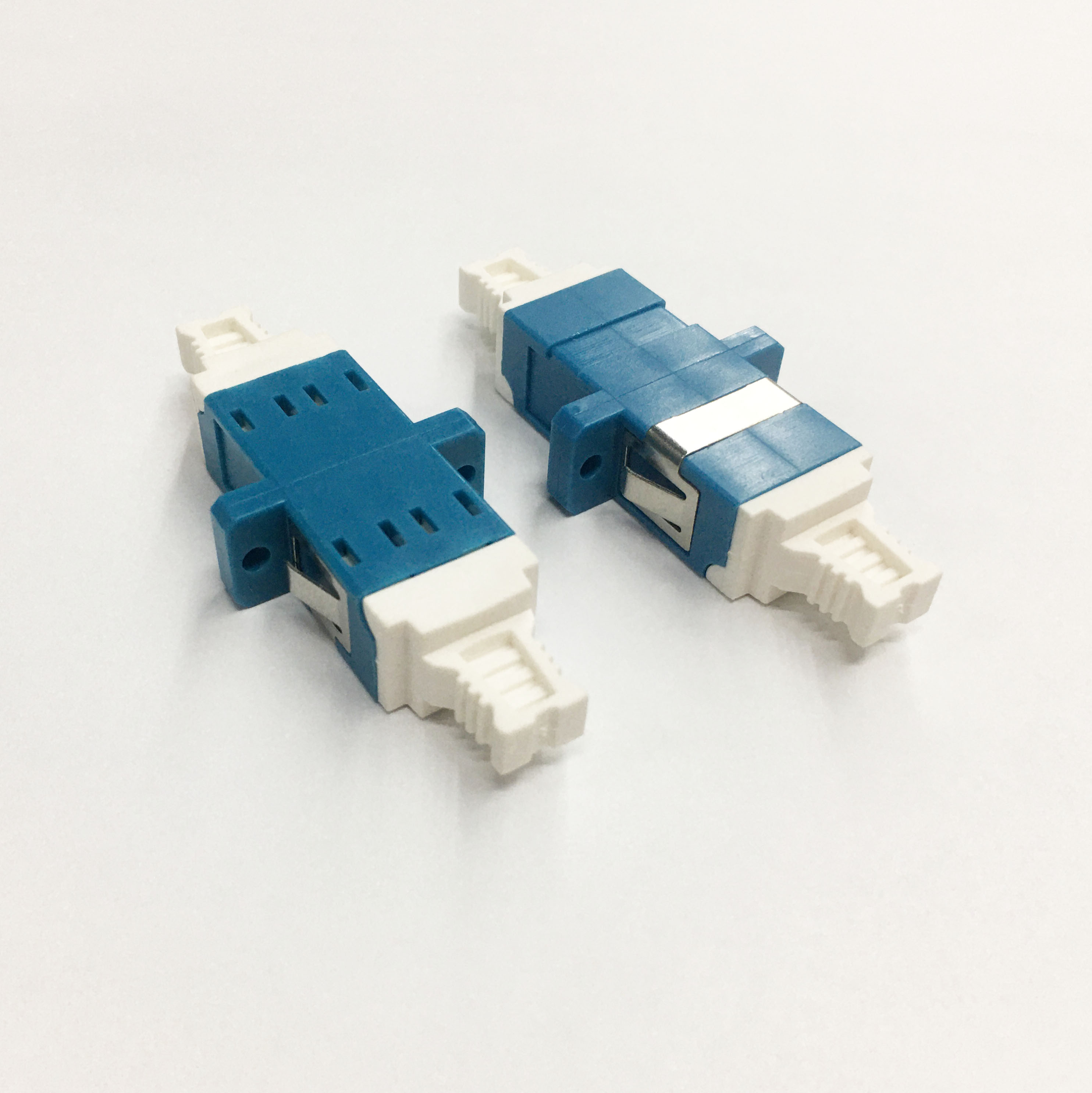 High-Quality Duplex High Dusty Cap Single Mode SM DX LC to LC Fiber Optic Adaptor Suppliers, Product