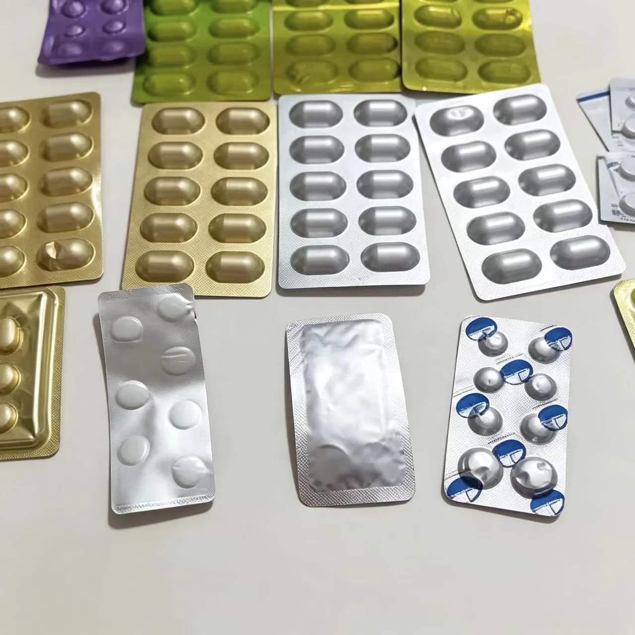 8011 8006 8079 8021 لفائف الألمنيوم الكبيرة للتغليف المرن تغليف الأدوية
