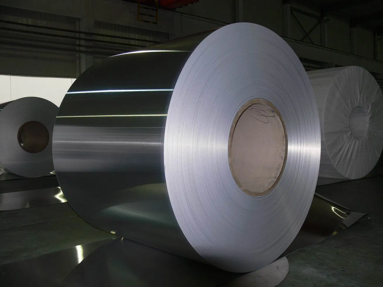 مصنع 0.008mm-0.2mm رقائق الألمنيوم 8011/8021/3003/1235/8079 O للاستخدام المرن / الطعام / الأدوية / الوجبات الخفيفة حاويات المطبخ المنزلية التعبئة والتغليف الألمنيوم