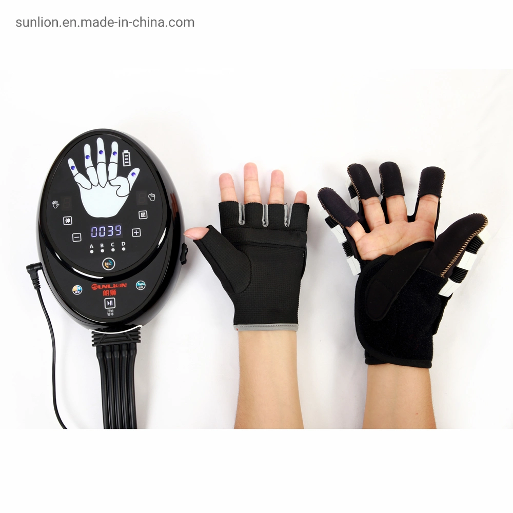 Guantes robóticos equipo de rehabilitación fisioterapéutica para la mano tras un accidente cerebrovascular