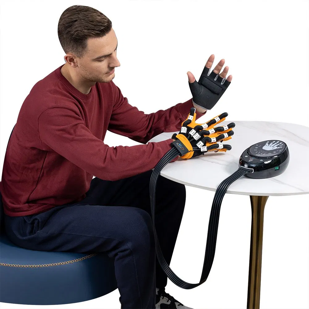 Guantes de terapia de mano recargables para la rehabilitación de pacientes con accidente cerebrovascular