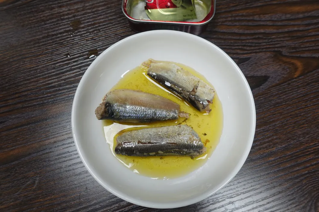 Sardinas enlatadas en aceite de girasol