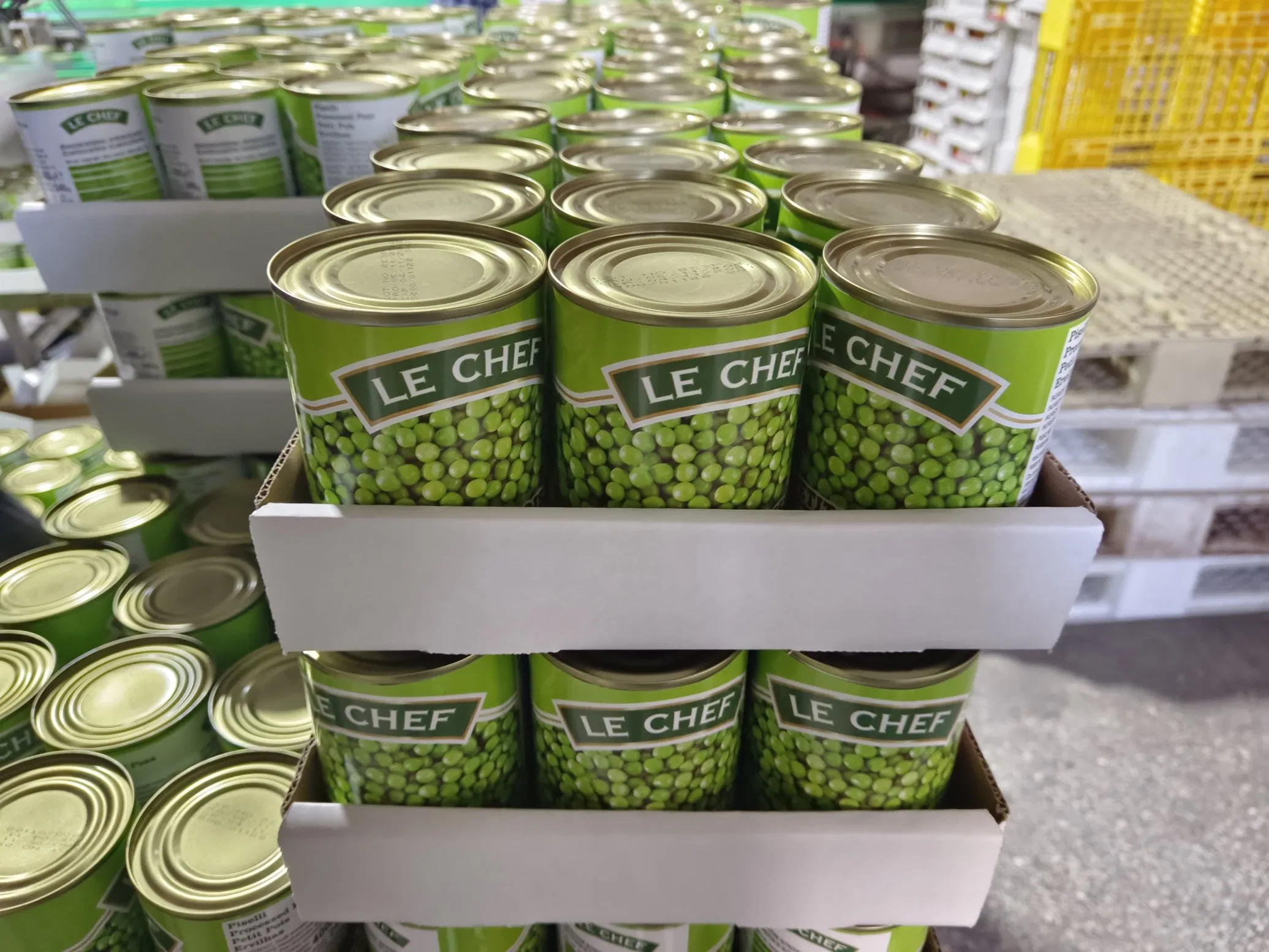 Conservas de fábrica china, guisantes verdes en salmuera