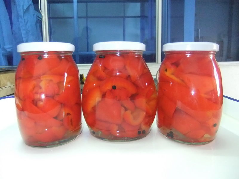Pimientos rojos enlatados enteros, mitades, rodajas y trozos de fábrica de China