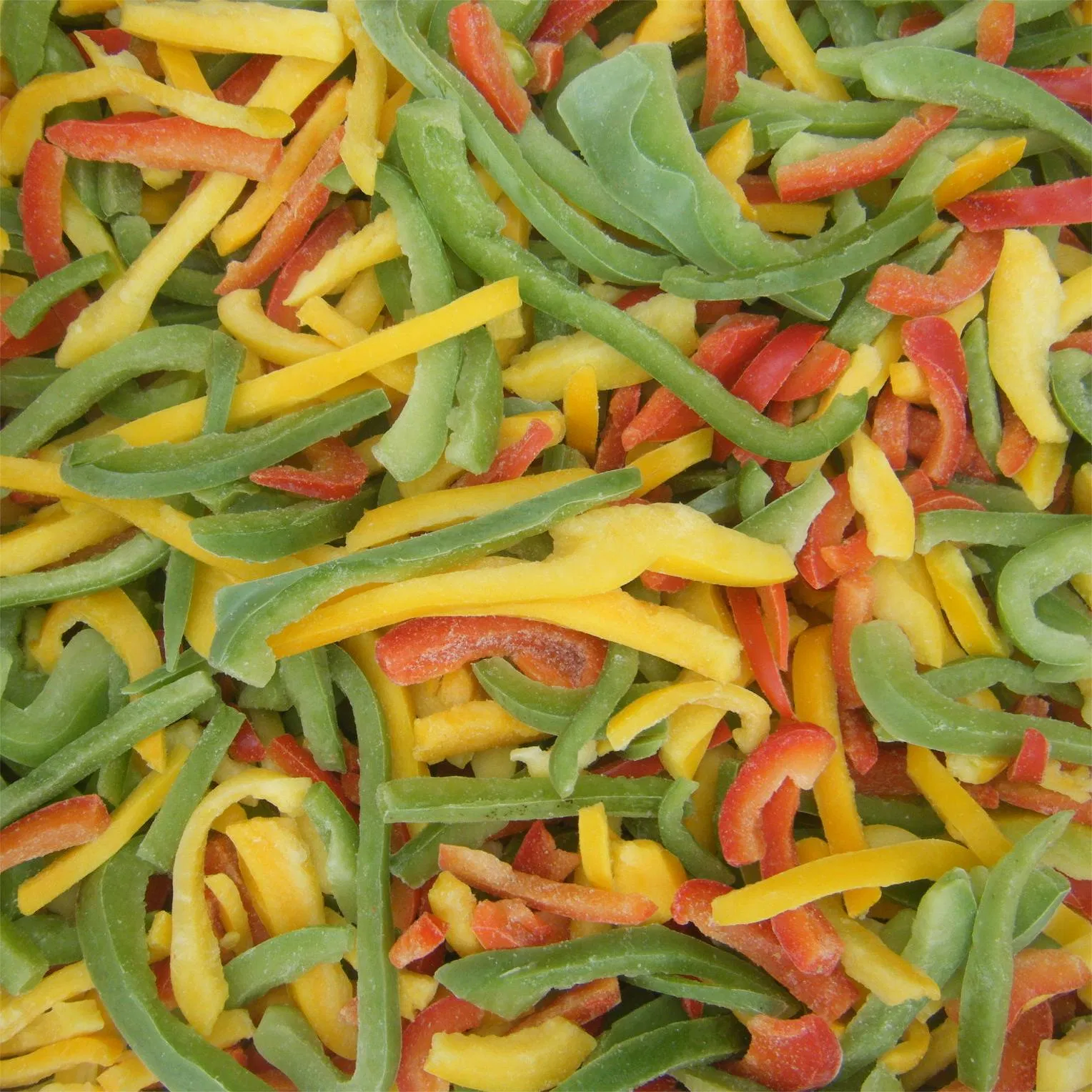 Pimientos rojos en cubos congelados de alta calidad para una cocción fácil