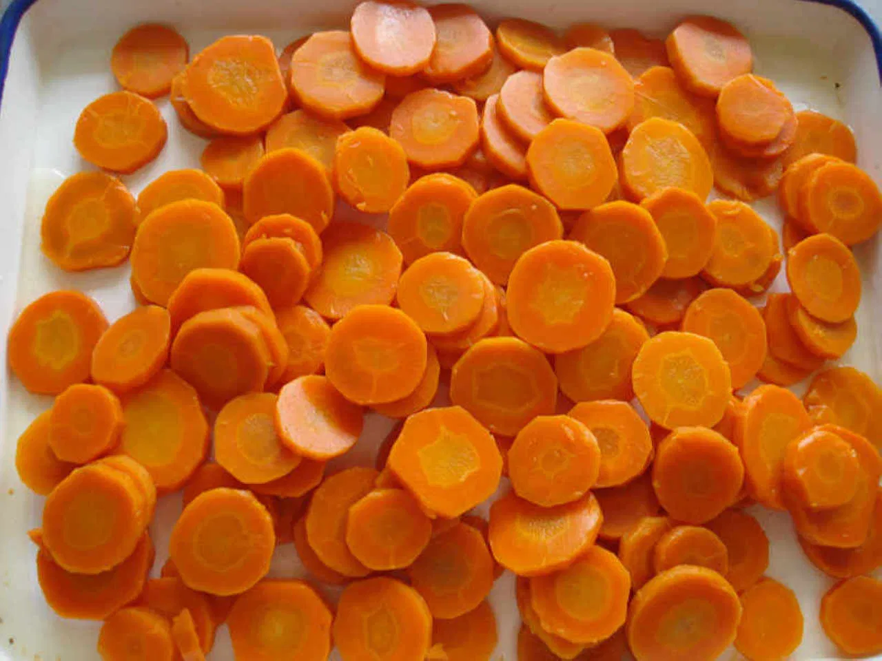 Mejor calidad de zanahorias enlatadas en cubos de China