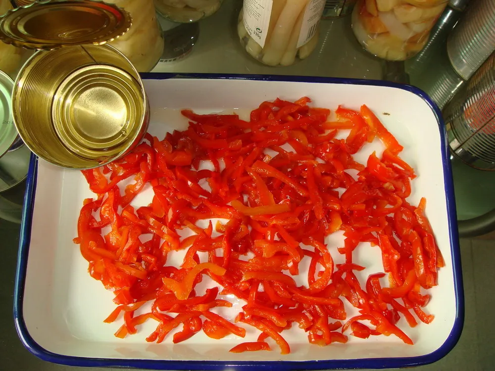 Almendras enlatadas de pimiento rojo dulce saludable