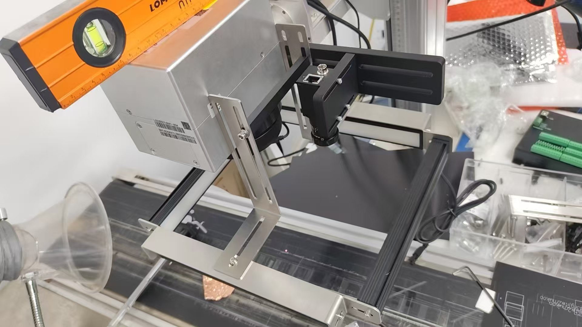 PCB Traceability Vision Laser Marking Machine For Electronic Manufacturing Applications