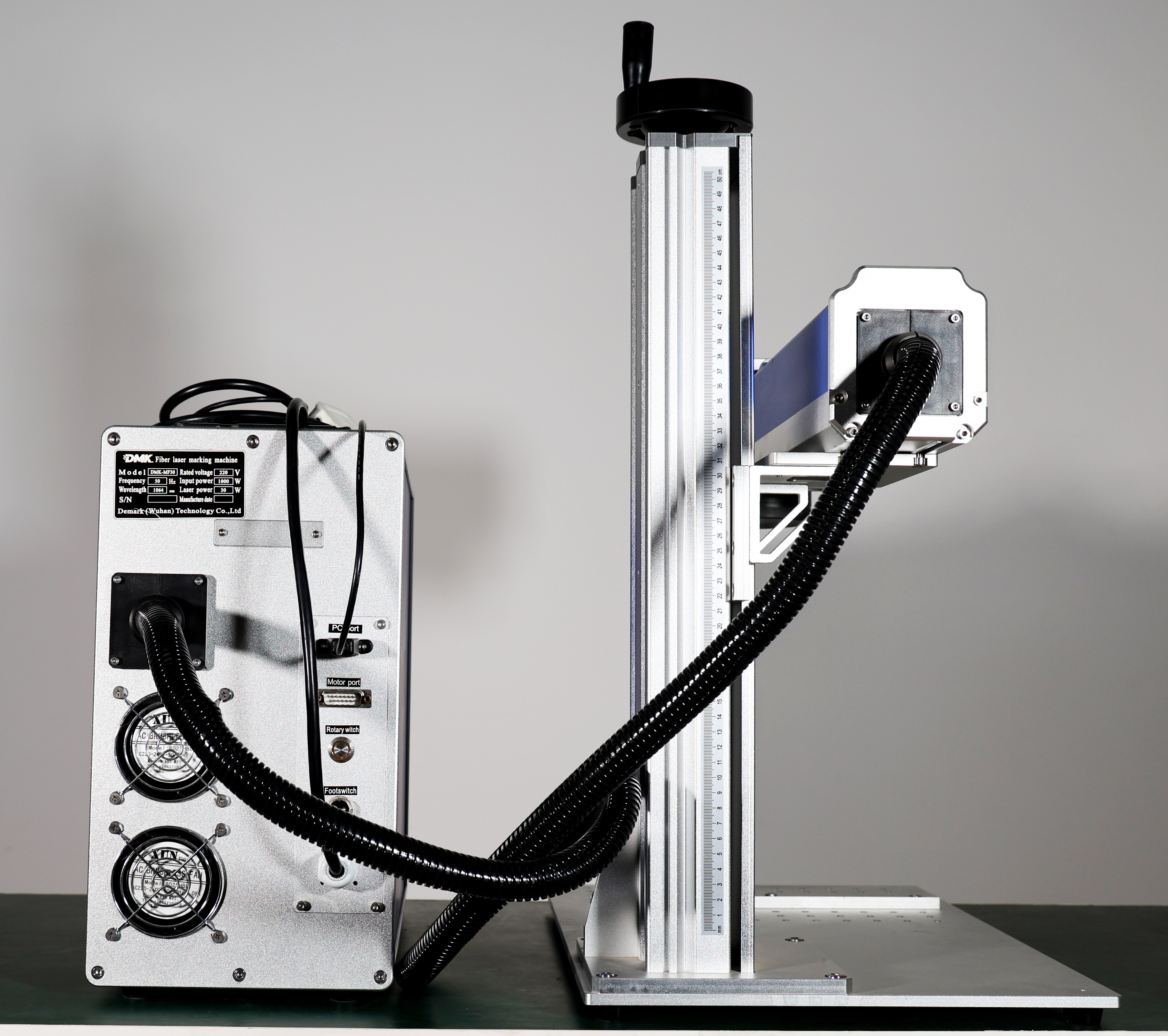DMK Fiber Laser Marking Machine High-Precision Fiber Split Type Laser Marking Machine For Metal Industrial Parts