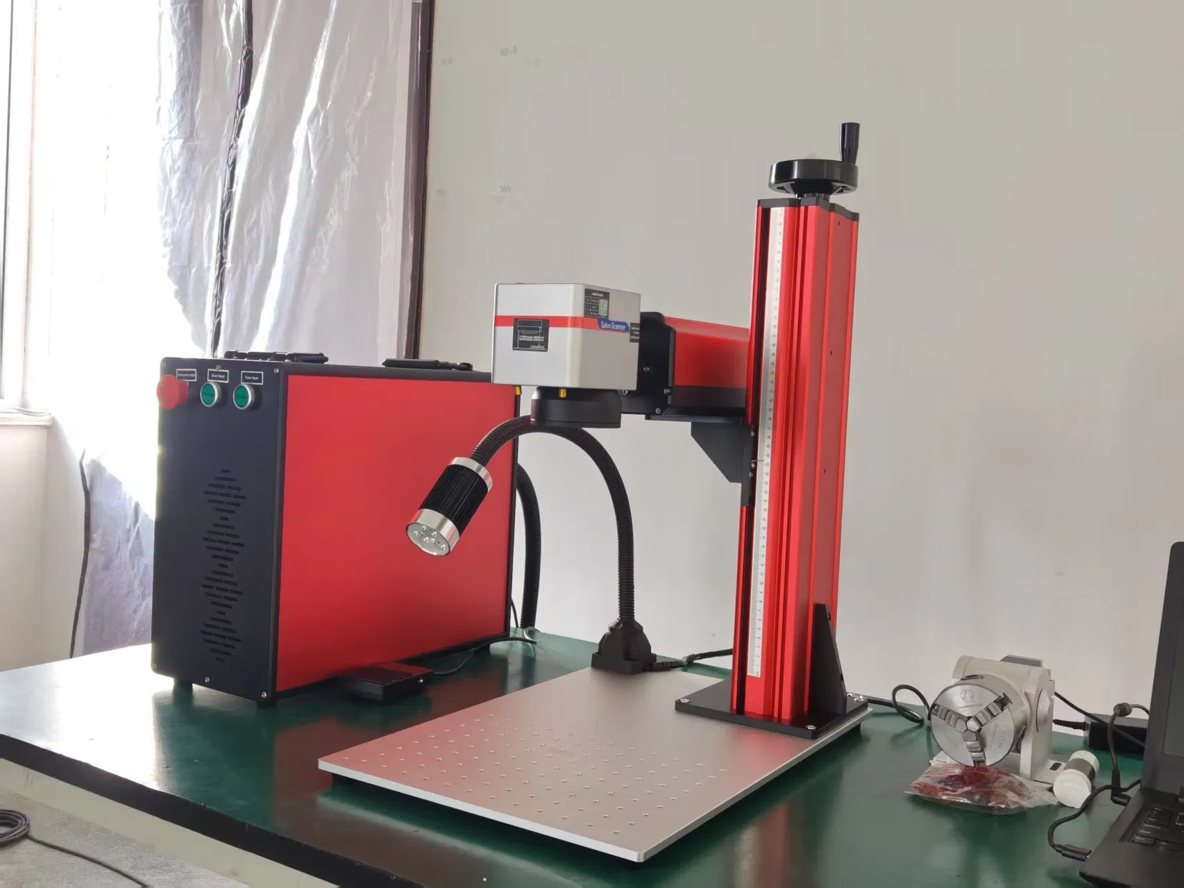 Shandong Factory Mopa 60W Metal Laser Marking Machine for Color Marking in Stainless Steel Aluminum Metal Marking Machine Colorful Marking