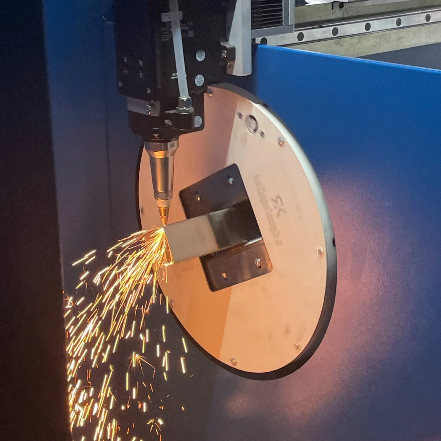 2025 The Most Advanced Tube Laser Cutting Machine Pipe Metal Steel Engraving Machine Fast Speed