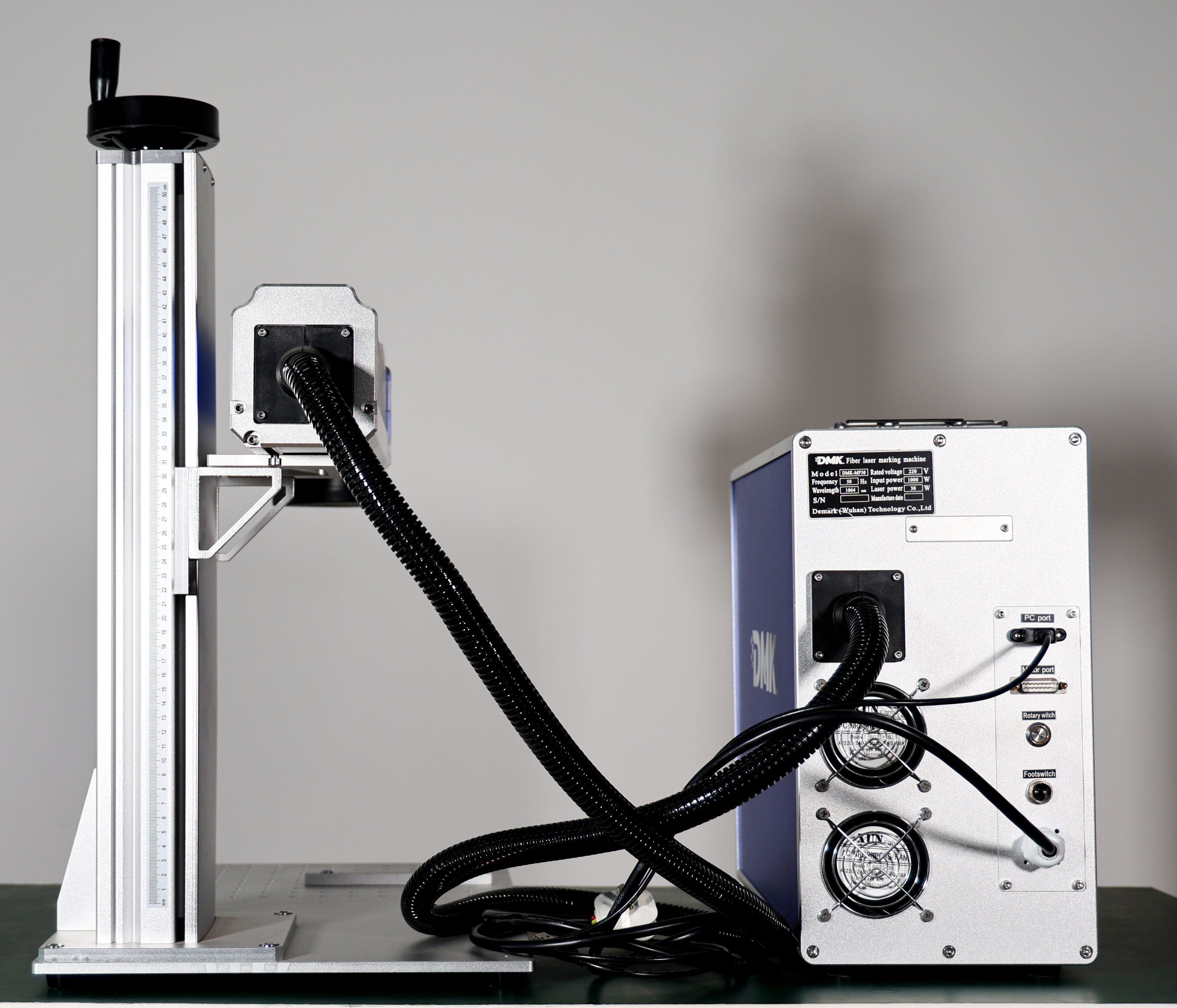 DMK 20W 30W 50W 100W Fiber Laser Marking Machine With Raycus Source For Metal Plastic Ceramics