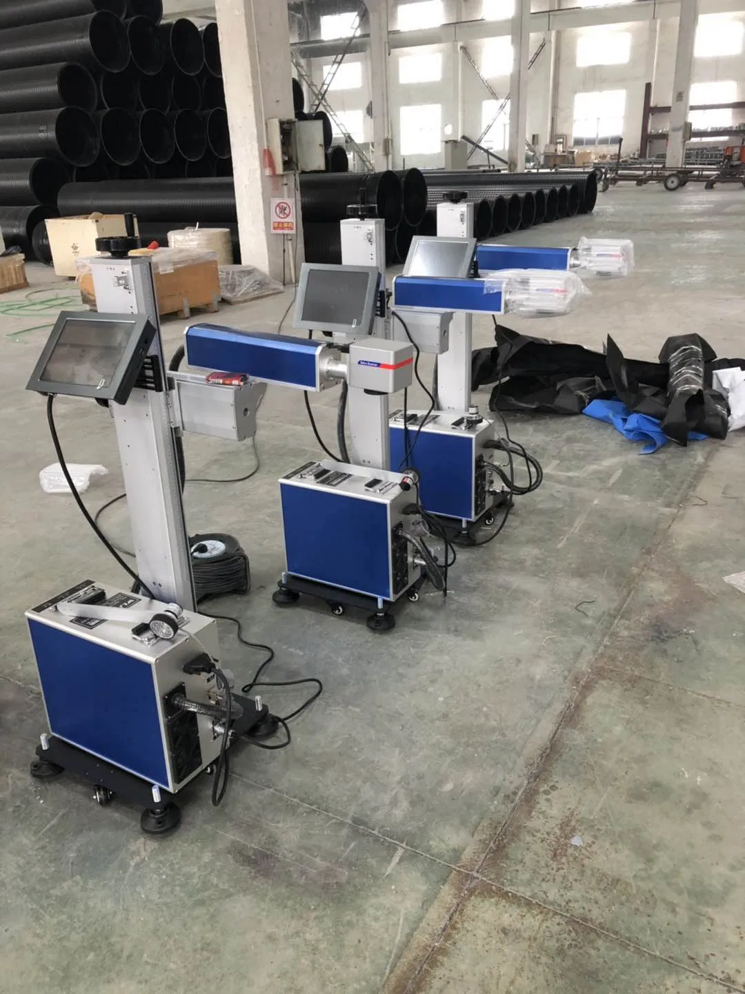 30W Fast Speed Batch Coding and Expire Date Code Online Flying Laser Marking Machine for Glass Plastic Bottle