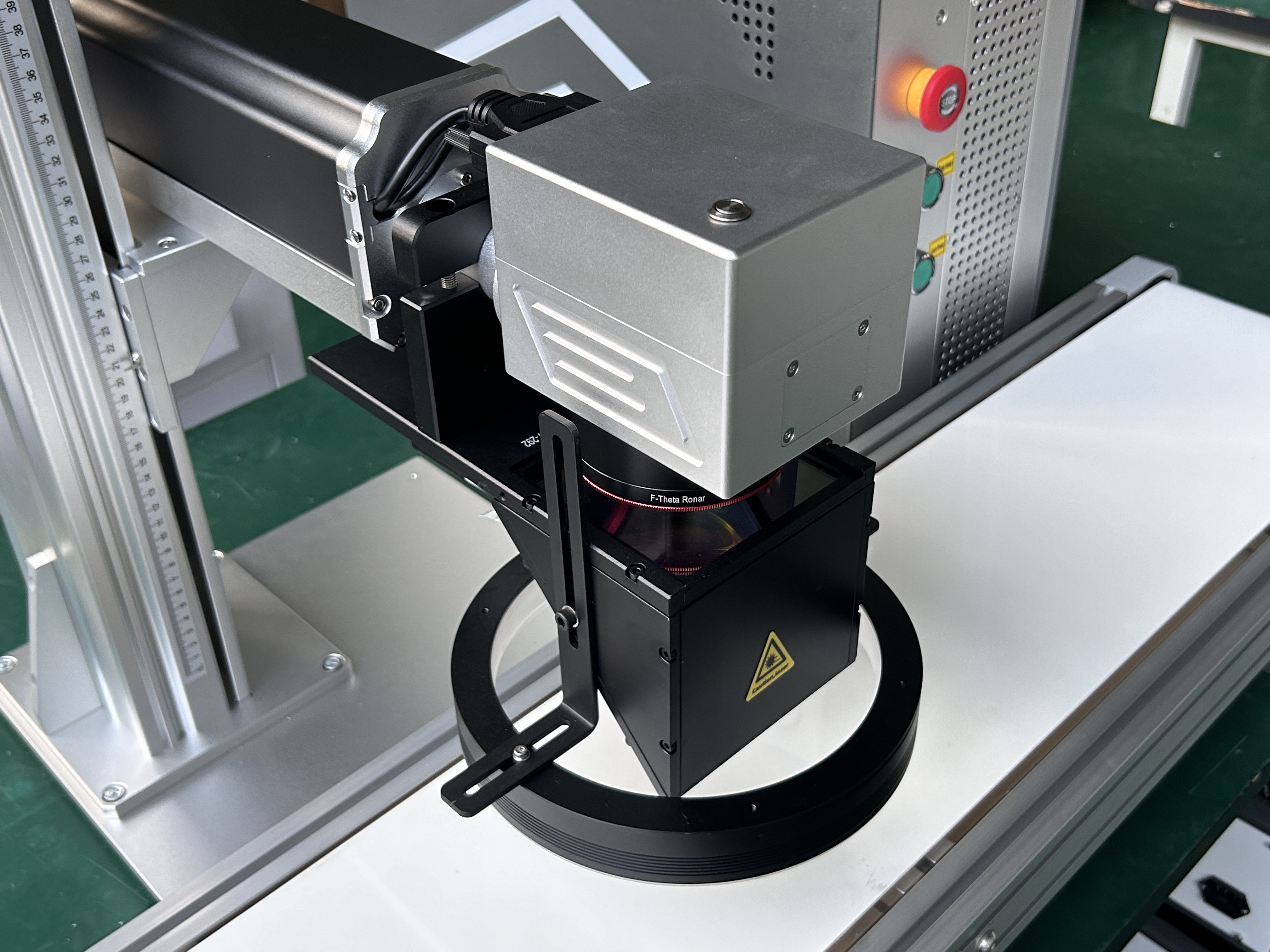 CCD Camera Positioning Mechanism