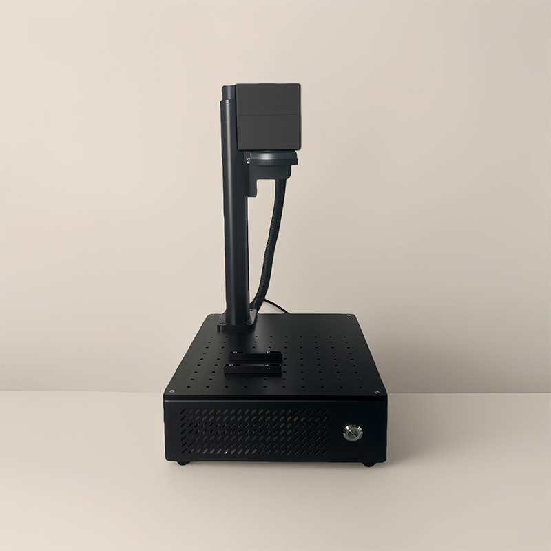 ActionLasers 100W Fiber Laser Marking Machine for Jewelry &amp; Stretch Mark Removal 0.001mm Accuracy Hand-Held
