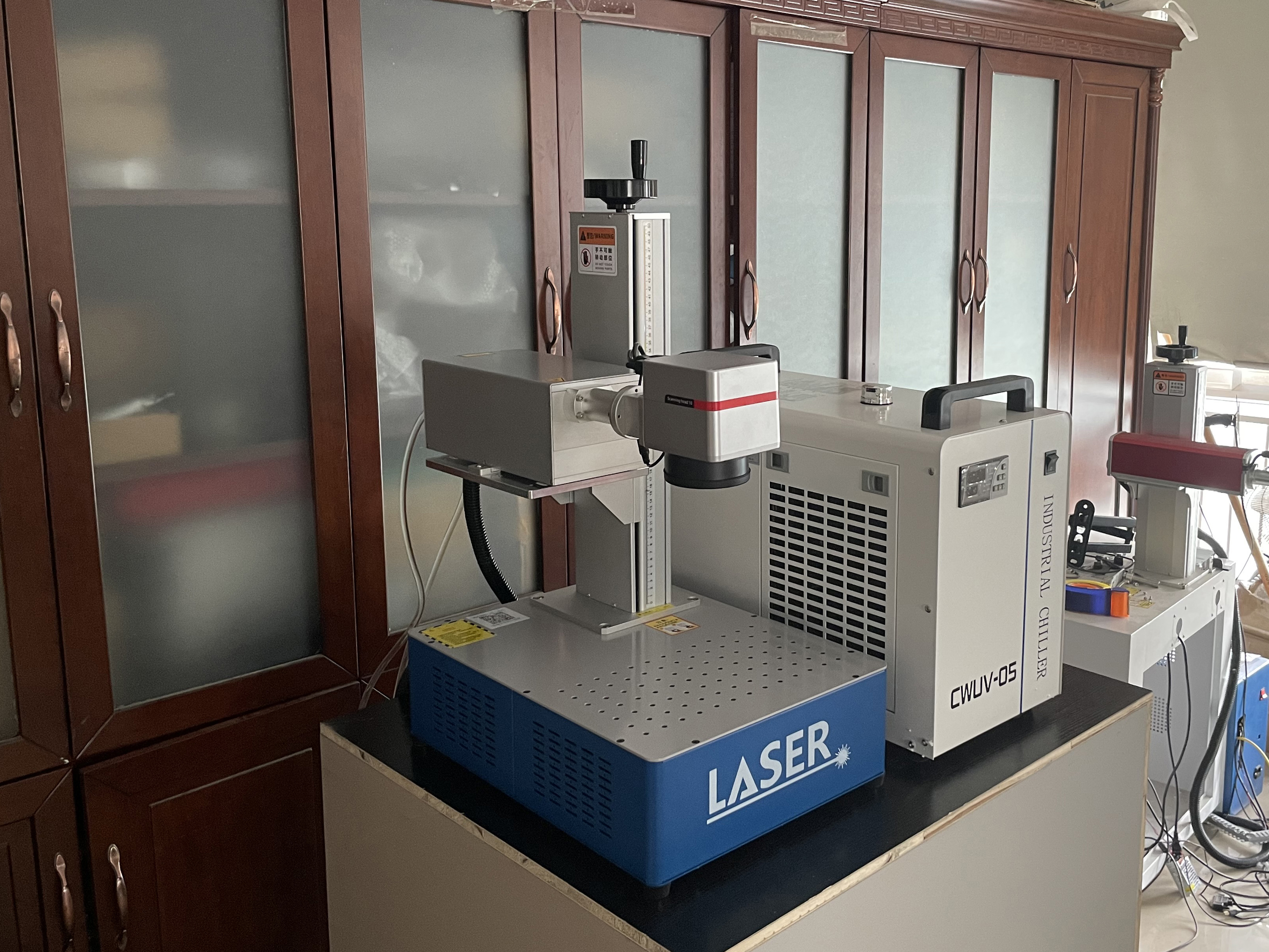 Portable 3W 5W 10W JPT UV Laser Engraver Water Cooled Marking Machine with Rotary for Glass Bottles DXF LightBurn