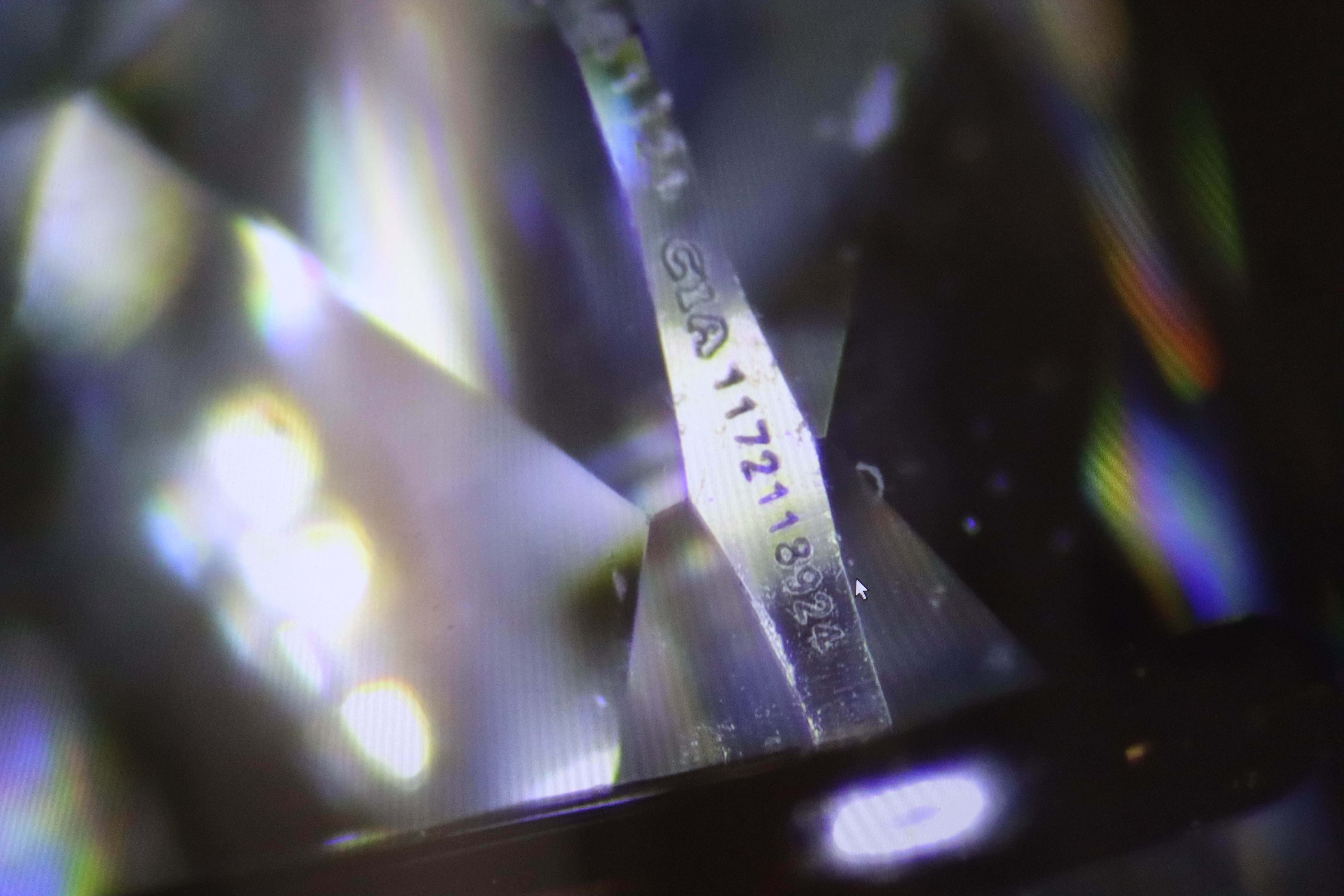 Vision Guided 5W UV Laser Marking Machine for Jewelry Industry Suitable for Diamond Crystal Glass Engraving