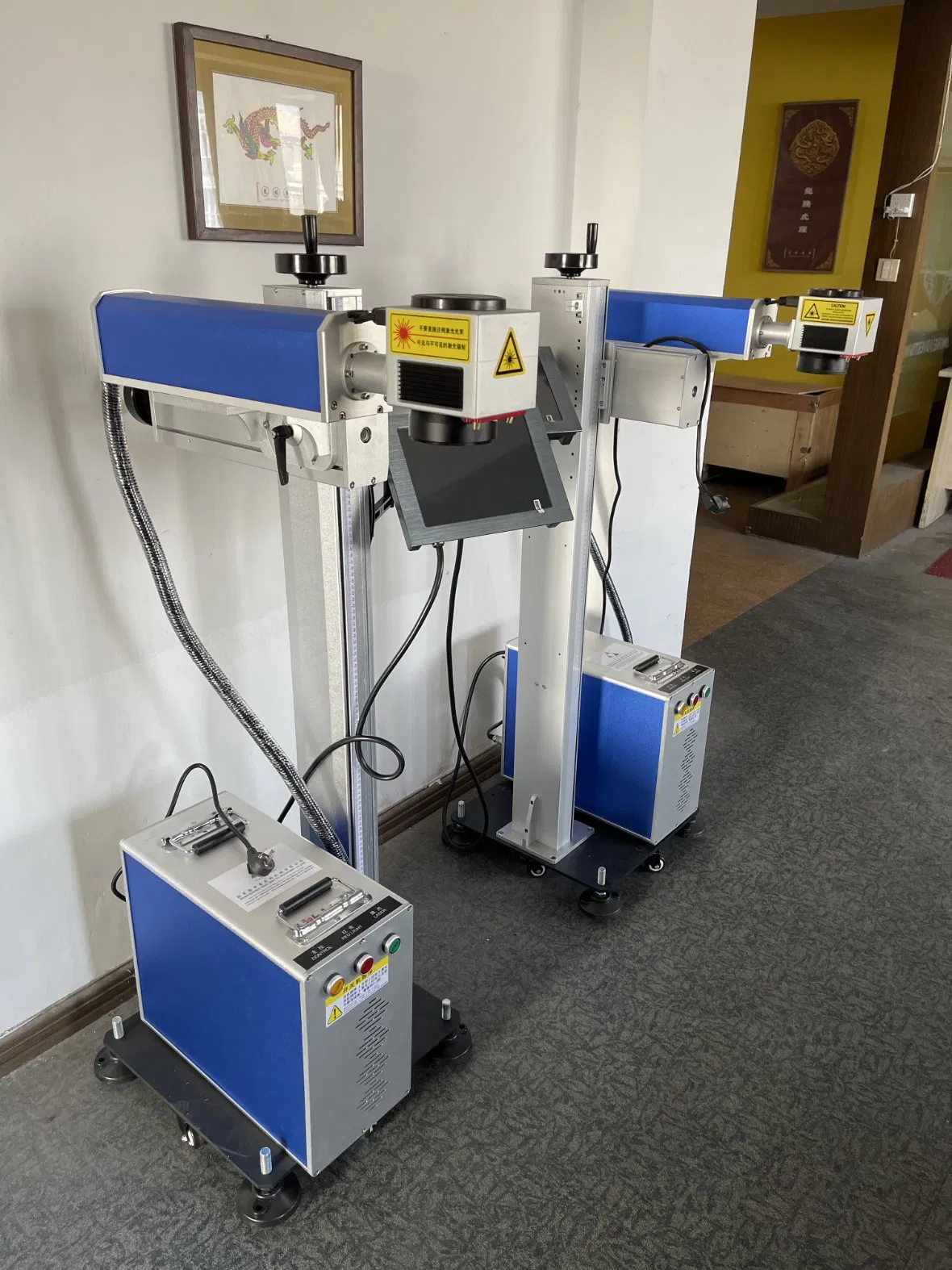 30W Fast Speed Batch Coding and Expire Date Code Online Flying Laser Marking Machine for Glass Plastic Bottle