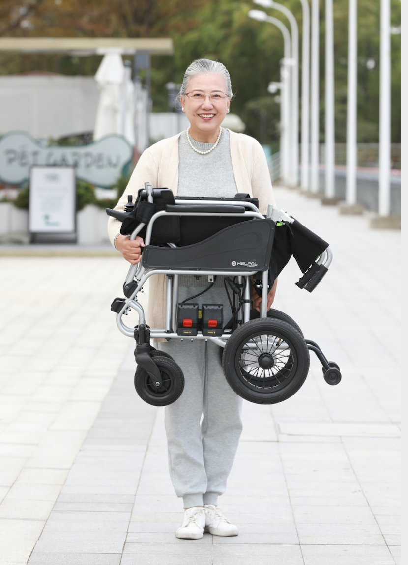 New Smart Folding Portable Electric Wheelchair Sport Power Wheelchair