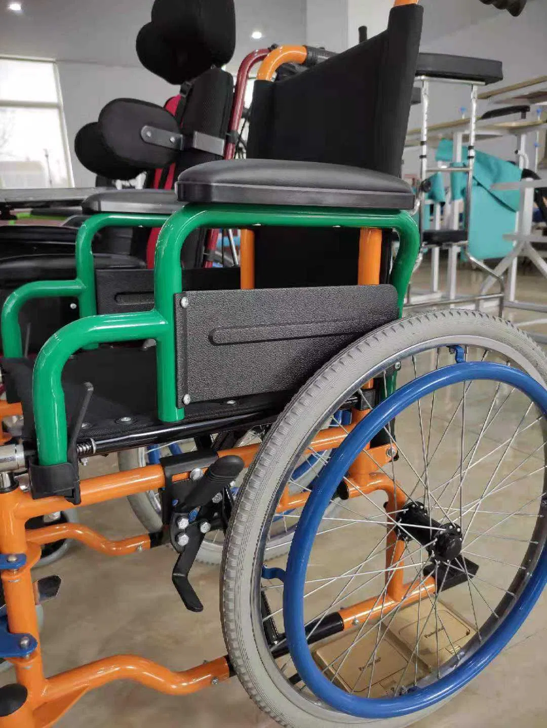 Aluminum Foldable Light Manual Pediatric Wheelchair for Children