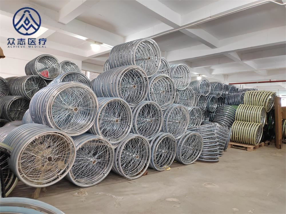 Heavy Duty Large Size Bariatric Wheelchair with Detachable Footrest Flip up Armrest