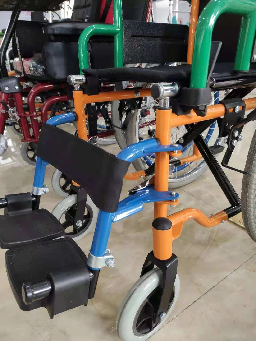 Aluminum Foldable Light Manual Pediatric Wheelchair for Children