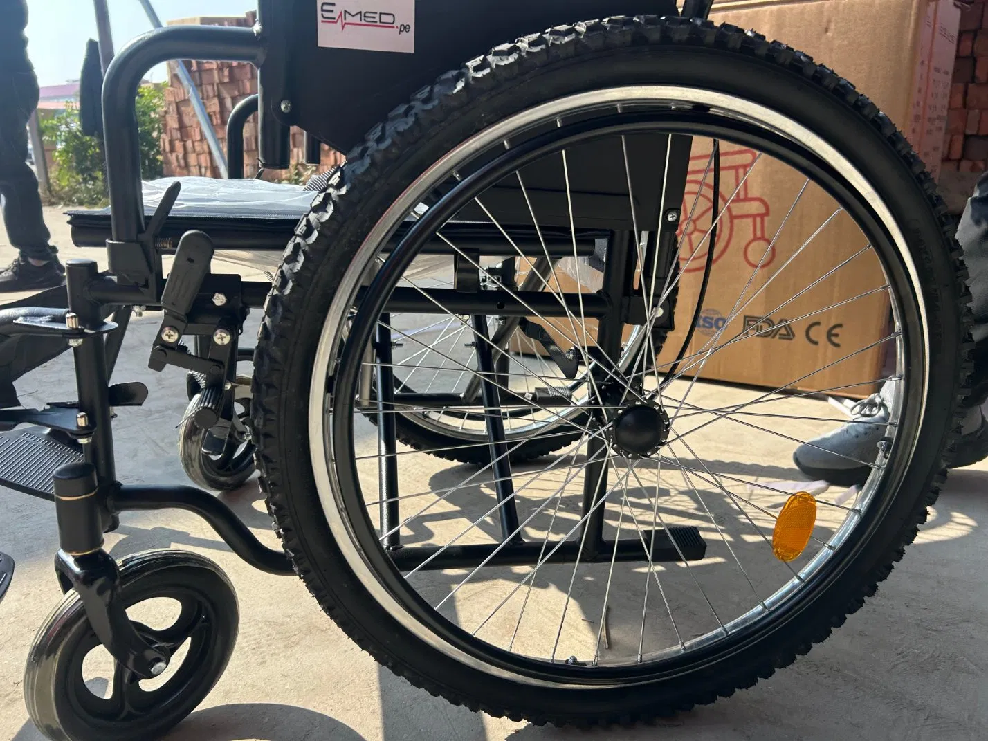 CE Approved All Terrain Foldable Manual Heavy Load Wheelchair with Good Service Bme4617tt