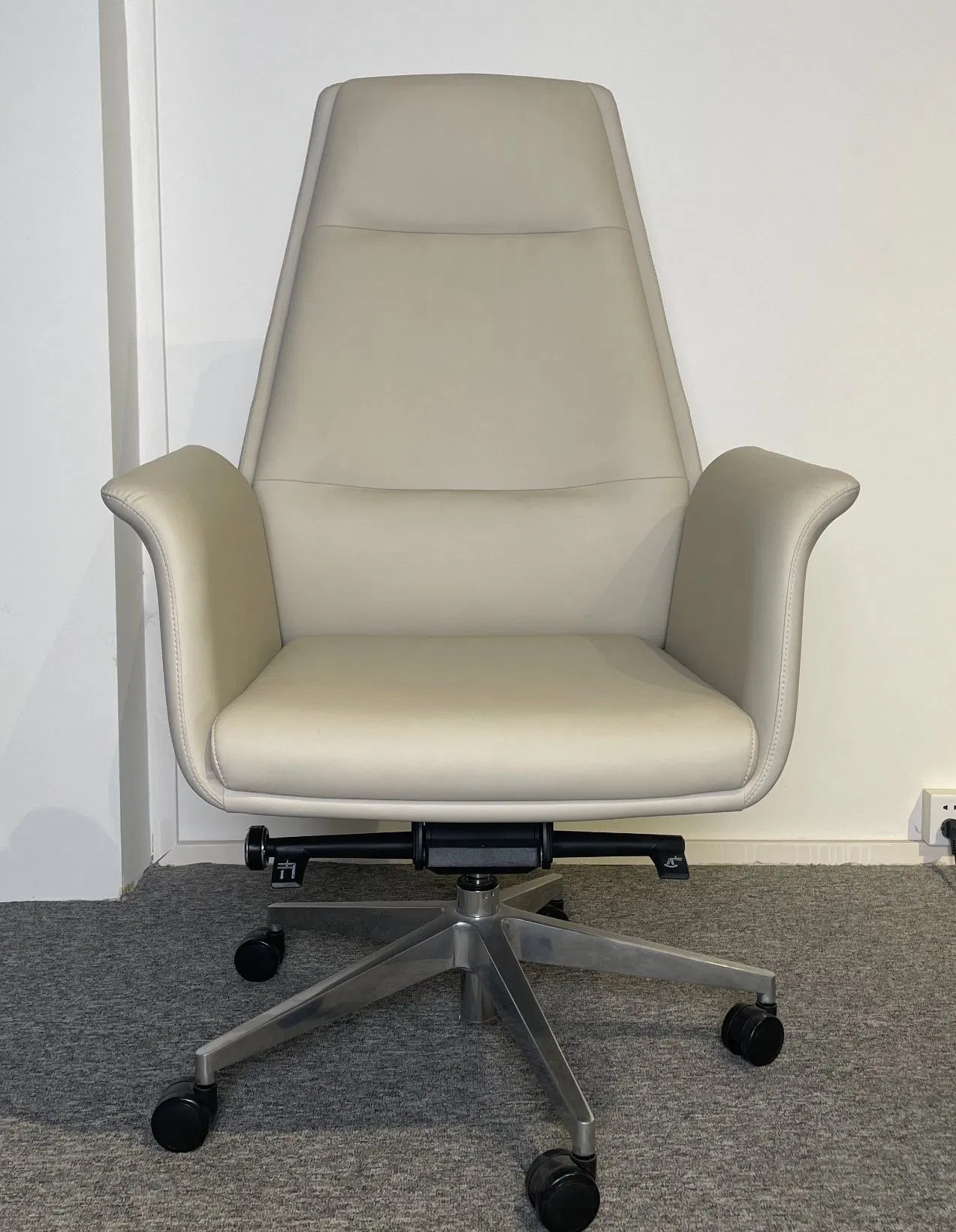 Ergonomic Leather Office Chair with Adjustable Height and Wheels