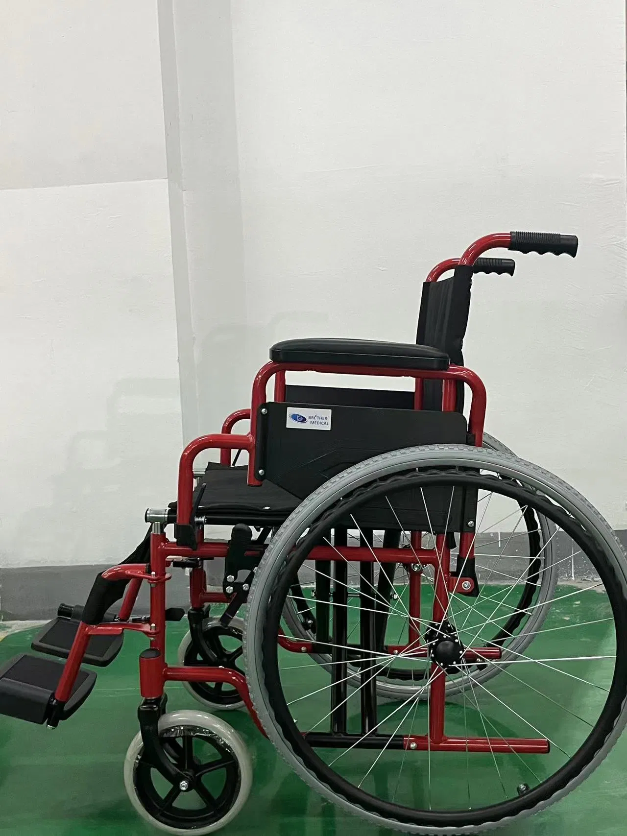 Extra Wide Heavy Duty Wheelchair for Bariatric Patients