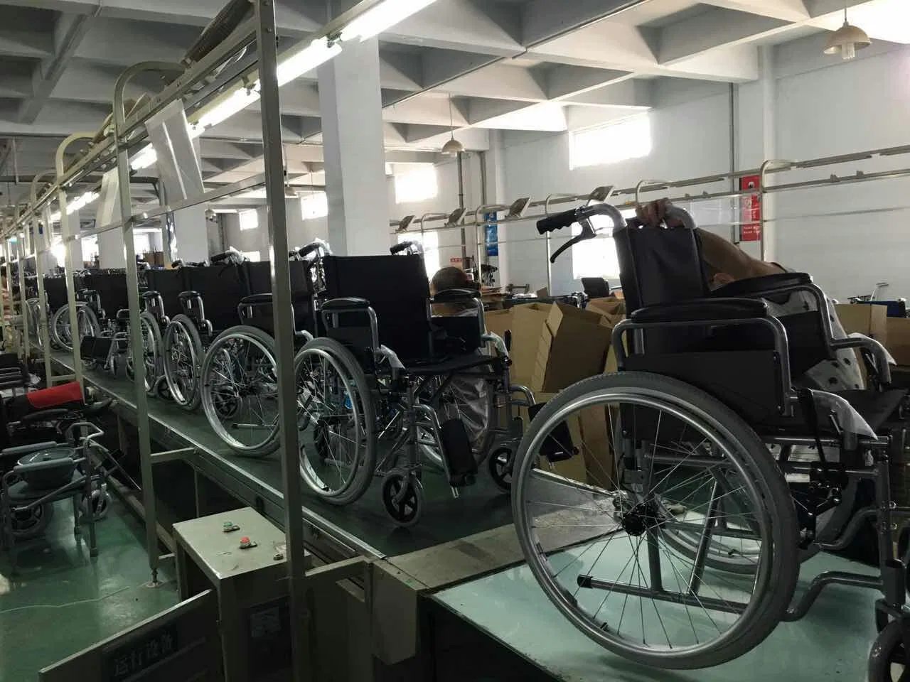 Extra Wide Heavy Duty Wheelchair for Bariatric Patients