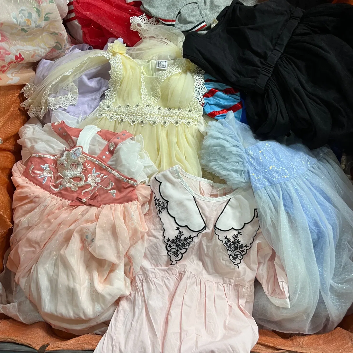Bultos de ropa usada al por mayor, vestidos de fiesta de segunda mano para niños, tamaños mixtos, vestidos de niños de segunda mano para venta al por mayor
