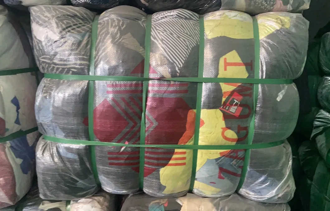 Clasificación de ropa usada en fardos de seda, ropa de mujer de segunda mano mixta