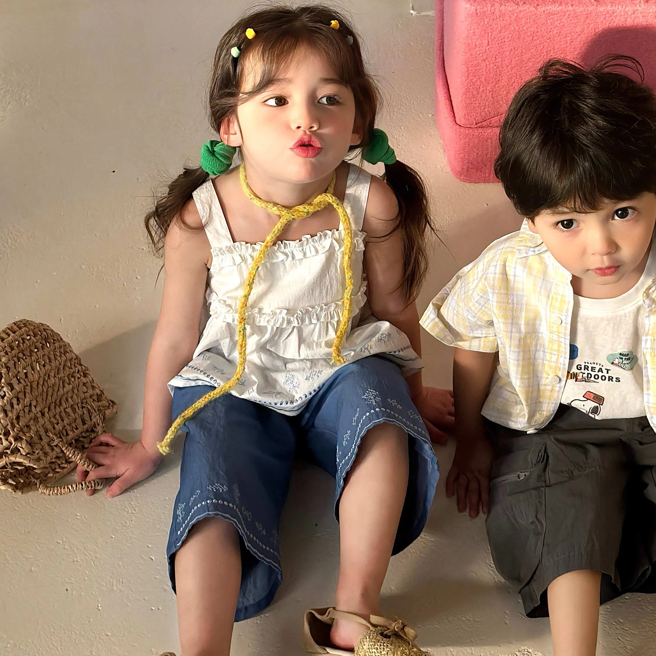 Conjunto de denim para niñas con camiseta y jeans