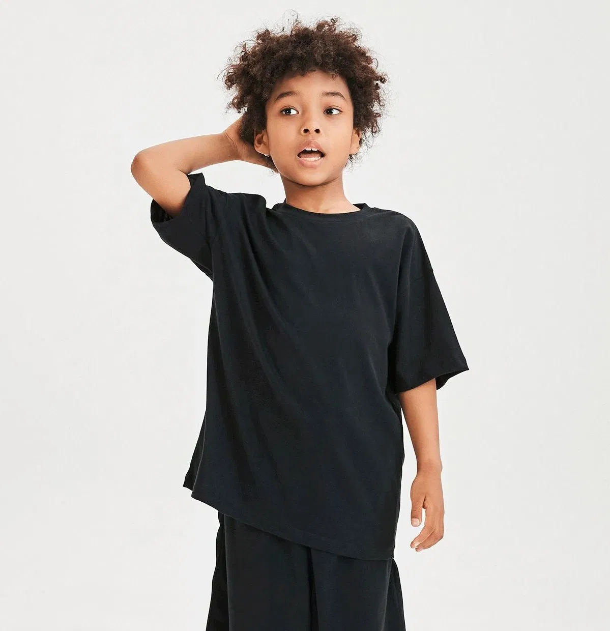 Venta al por mayor 2024 Camiseta personalizada de verano para niños y niñas 230g 100% Camiseta de algodón con hombros caídos, básica y de gran tamaño para niños, ropa de moda infantil